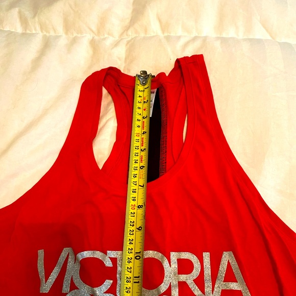 Victoria sport tank top tie back medium red - Picture 3 of 8